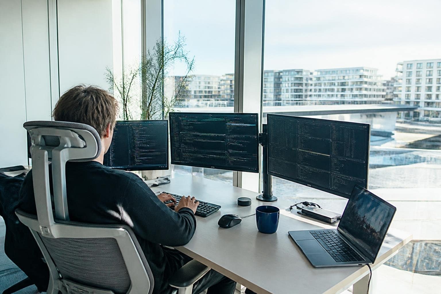 Open source AI har tatt igjen GPT-4. Men lisensen kan ødelegge selskapet ditt.