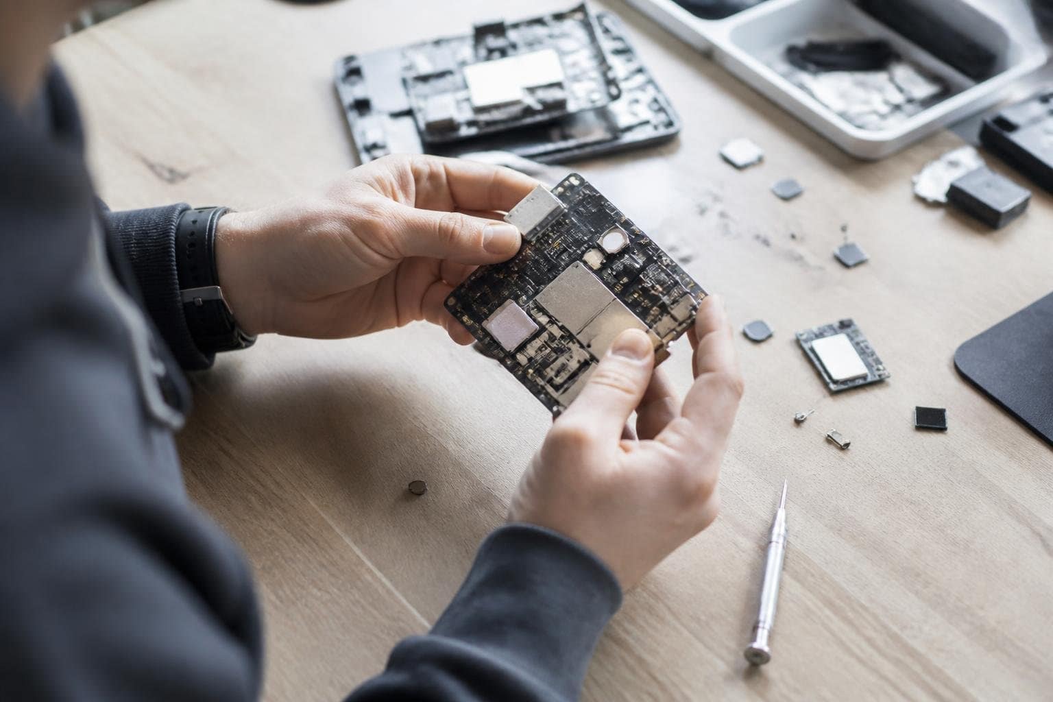 Noen reverse-engineeret Qualcomms hemmelige NPU-kompilator — og la ut alt